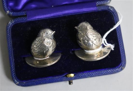 A pair of Edwardian silver chick menu holders, Sampson Mordan & Co, cased.